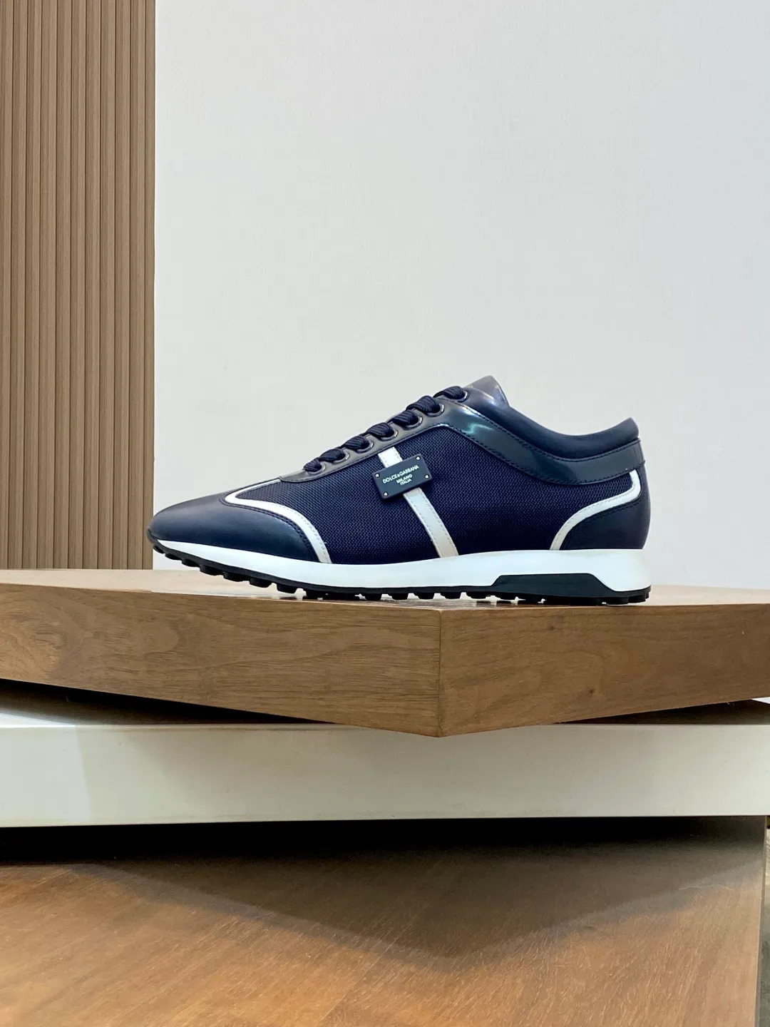 Men's Men's Shoes💰840••Classic••Dolce&Gabbana••DG✔️High-end men's sports•casual shoes. Original goods from top counters. Original imported cowhide, multi-material splicing design ➕Imported cowhide lining, cowhide feet ➕Original TPR elastic outsole.  Size: 39-44 (38, 45 customized)